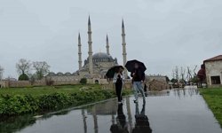 Sağanak yağış başladı, kentte bereket vurgusu