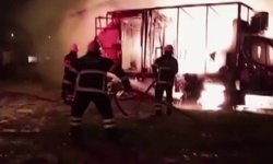 Sağlık ocağı ve kanser tarama aracı yandı