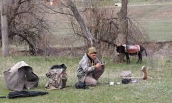 Saksağandan etkilendi, çobanlığı dijitalleştirdi, artık koyun sürüsünü dronle yönetiyor