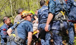 Samsun'da kayalıklardan düşen şahıs yaralandı