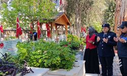 Şehit kızı polisler, babalarını andı