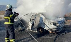 Seyir Halindeki Otomobil Alev Aldı: Aile Son Anda Kurtuldu