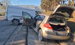 Silivri'de kontrolden çıkan kepçe araçları biçti