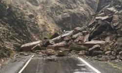 Şırnak'ta heyelan alarmı: Beytüşşebap yolu ulaşıma kapandı