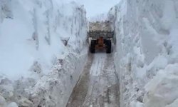 Şırnak'ta karlar arasındaki 2.5 kilometrelik 'açık hava tüneli'