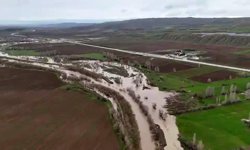 Sular altında kalan tarım arazileri dron ile görüntülendi