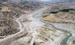 Tarihi Altınlı Köprü baraj sularında kayboldu