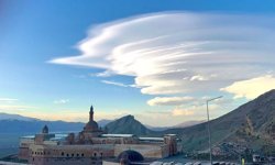 Tarihi İshak Paşa Sarayı, mercek bulutları altında göz kamaştırdı