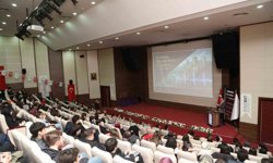 TOGÜ'nün düzenlediği tıp kongresinde canlı ameliyat heyecanı yaşandı