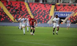 Trendyol Süper Lig: Gaziantep FK: 0 - Corendon Alanyaspor: 1 (İlk yarı)