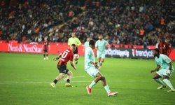 Trendyol Süper Lig: Gaziantep FK: 2 - Kayserispor: 0 (İlk yarı)