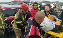 Yalova'da tır otomobille çarpıştı: 4 yaralı