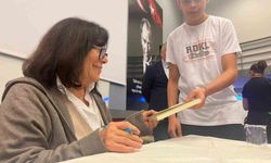 Yazar Latife Tekin, İzmir'de lise öğrencileriyle buluştu