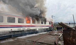 Yeni üretilen vagon alev alev yandı