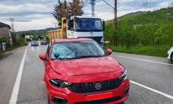 Yolun karşısına geçerken otomobilin çarptığı yaya ağır yaralandı