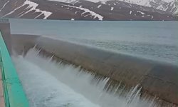 Yüksekova'nın mavi gerdanlığı Dilimli Barajı tam kapasiteye ulaştı