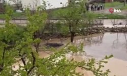 Batman'da sağanak etkili oldu: Sel ve tavan çökmesi paniğe yol açtı.