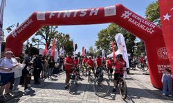 19 Mayıs'ta Sultanahmet'ten Dolmabahçe'ye pedal çevirdiler