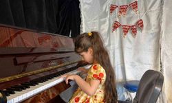 6 yaşındaki görme engelli Nil, 10 enstrümanla hayallerine yürüyor