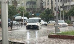 Adana'da Mayıs ortasında şiddetli yağış etkili oldu