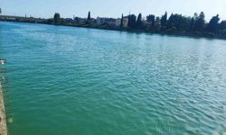 Adana'da serinlemek için girdiği nehirde kaybolan genç hastaneye kaldırıldı