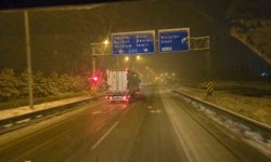 Afyonkarahisar'da karla mücadele sürüyor