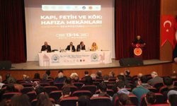 Ahlat'ta 'Kapı, Fetih ve Kök: Hafıza Mekanları' sempozyumu