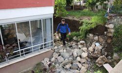 Amasya'da duvar yıkıldı, gürültüyü duyanlar deprem sandı