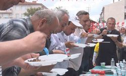 Ankara'da düzenlenen 'Kavurma Yeme Yarışması' renkli görüntülere sahne oldu