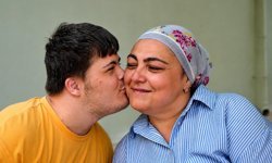 Antalyalı anne ömrünü Down sendromlu oğluna adadı: 'O sağ olsun bana yeter'