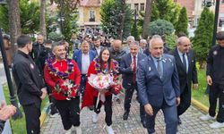 Avrupa şampiyonu milli güreşçi, memleketinde davul zurnayla karşılandı