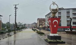 Avu deresi taştı, ev ve iş yerlerini su bastı