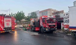 Başakşehir'de parfüm imalatı tesisinde çıkan yangın 8. saatinde söndürüldü
