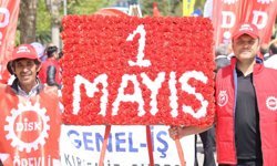 Bayramda görevlerini bırakmadılar: Temizlik işçilerinden takdirlik hareket