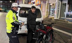 Bekçilere egzoz patlattı, yakalanınca 62 bin lira ceza yiyip ehliyet ve motorundan oldu