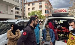 Bingöl'de dumanlar binayı sardı: 13 kişi dumandan etkilendi