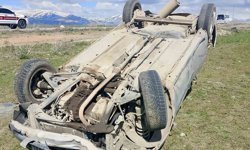 Çaldıran'da otomobil takla attı: 2 yaralı
