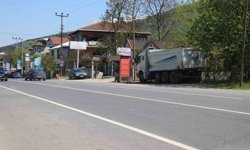 Çöp kamyonu altında kalan kadın hayatını kaybetti