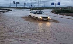 Çorum'da kuvvetli sağanak su baskınlarına sebep oldu