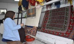 Halı kursuyla kadınlar güçleniyor