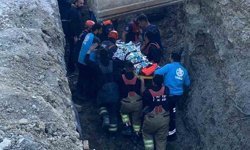 Hatay'da göçük altında kalan işçi kurtarıldı