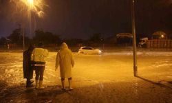 Hatay'da şiddetli sağanak sele yol açtı