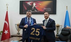 İçişleri Bakanı Çiftçi'den Erzurumspor'a tebrik ziyareti