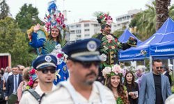 İzmir çiçek açtı, her yer rengarenk oldu