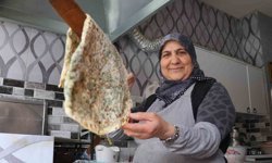 'Kadınsın yapamazsın' dediler, gözleme satarak 10 çocuk büyüttü