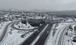 Kar yağışı sonrası beyaza bürünen alanlar dronla görüntülendi