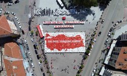 Karaman'da öğrencilerden 'Yürüyen Sözlük' gösterisi