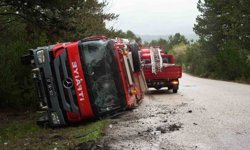 Kastamonu'da yangın ihbarına giden itfaiye aracı kaza yaptı: 3 yaralı