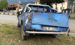 Kastamonu'da yoldan çıkan kamyonet takla attı: 4 yaralı