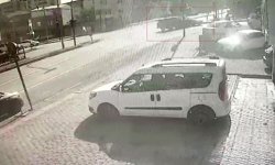 Kavşakta kırmızı ışık kazası kamerada